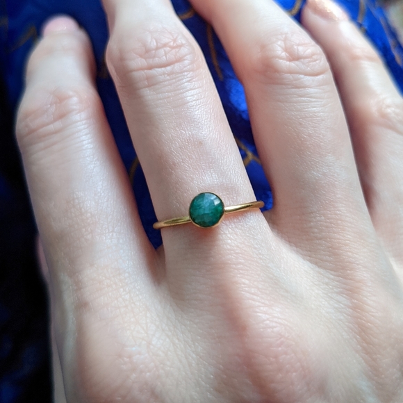 NWT Round Emerald and Brass Stacking Ring - Picture 5 of 5